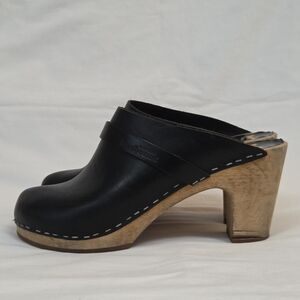Swedish Hasbeens Black Leather Slip In Classic Clog 37